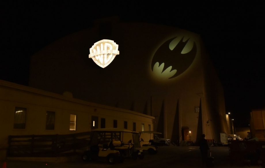 Batman Fans React As Bat Signal Is Shone Around The World To Batman Fans React As Bat Signal Is Shone Around The World To