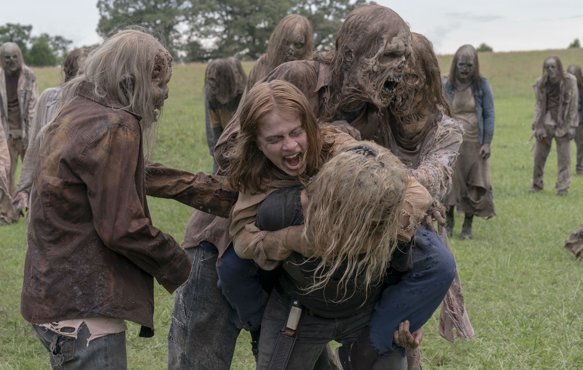 ‘The Walking Dead fans think there’s a Whisperer mole within Alexandria - NME Live