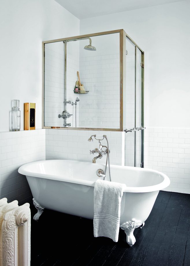 Modern Monochrome Bathroom Ideas: Black & White Bathroom ... Modern Monochrome Bathroom Ideas: Black & White Bathroom ... on Monochromatic Bathroom Ideas
id=19661